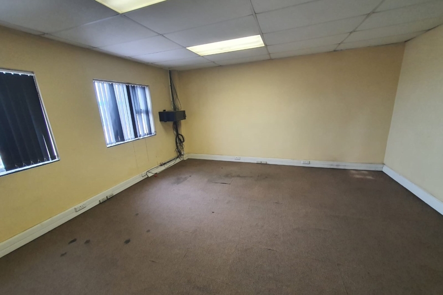 To Let commercial Property for Rent in North End Eastern Cape